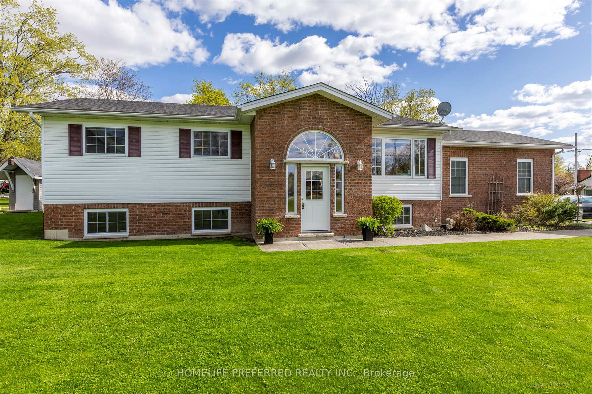 Photo 2 of 2445 Workman Street, Cavan Monaghan, Cavan Twp — HOMEH