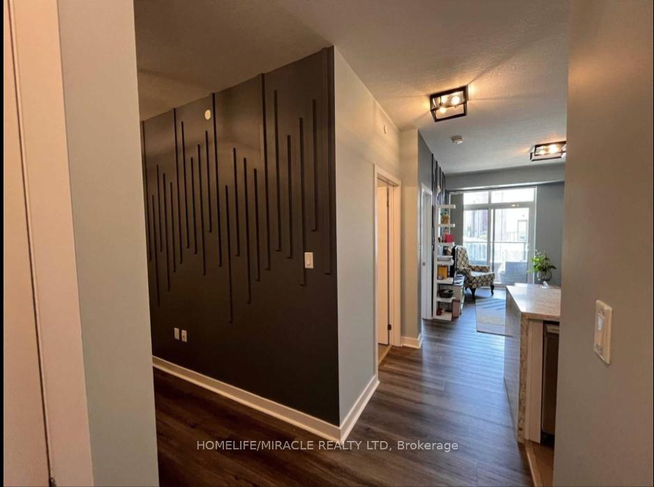 Photo 5 of Unit 210, 125 Shoreview Place, Hamilton, Lakeshore — HOMEH