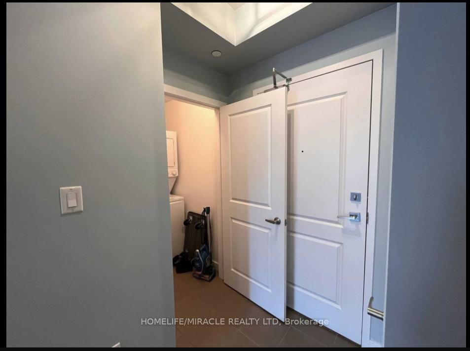 Photo 10 of Unit 210, 125 Shoreview Place, Hamilton, Lakeshore — HOMEH