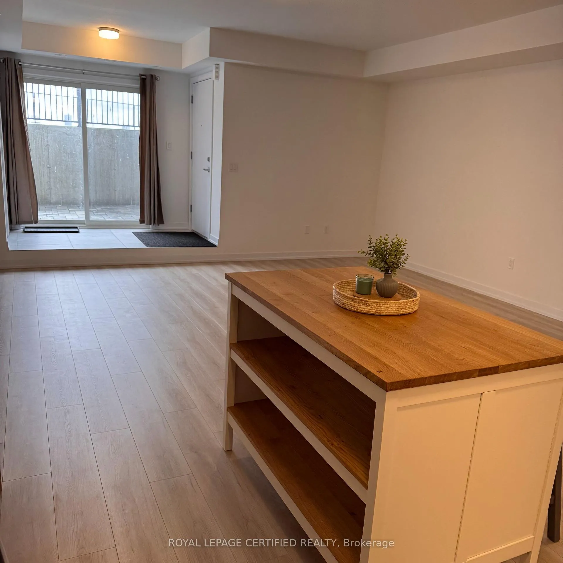 Photo 2 of Unit P16, 25 Palace Street, Kitchener — HOMEH