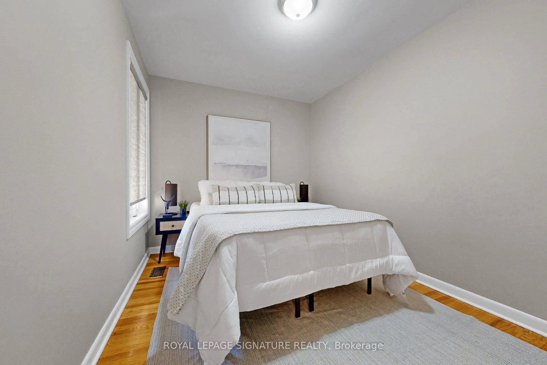 Photo 19 of 16 Renault Crescent, Etobicoke, Humber Heights — HOMEH