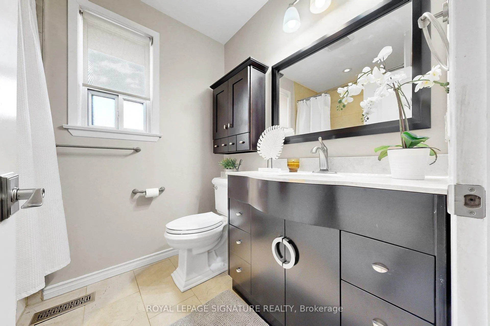 Photo 22 of 16 Renault Crescent, Etobicoke, Humber Heights — HOMEH