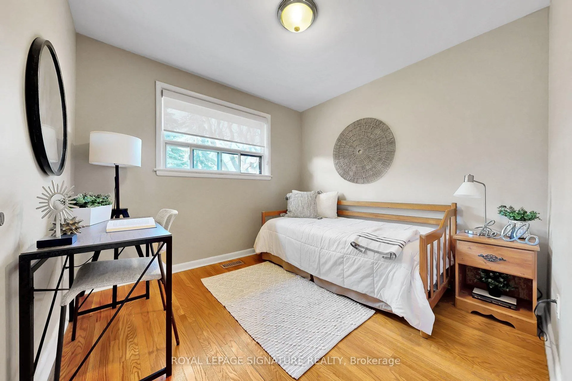 Photo 26 of 16 Renault Crescent, Etobicoke, Humber Heights — HOMEH