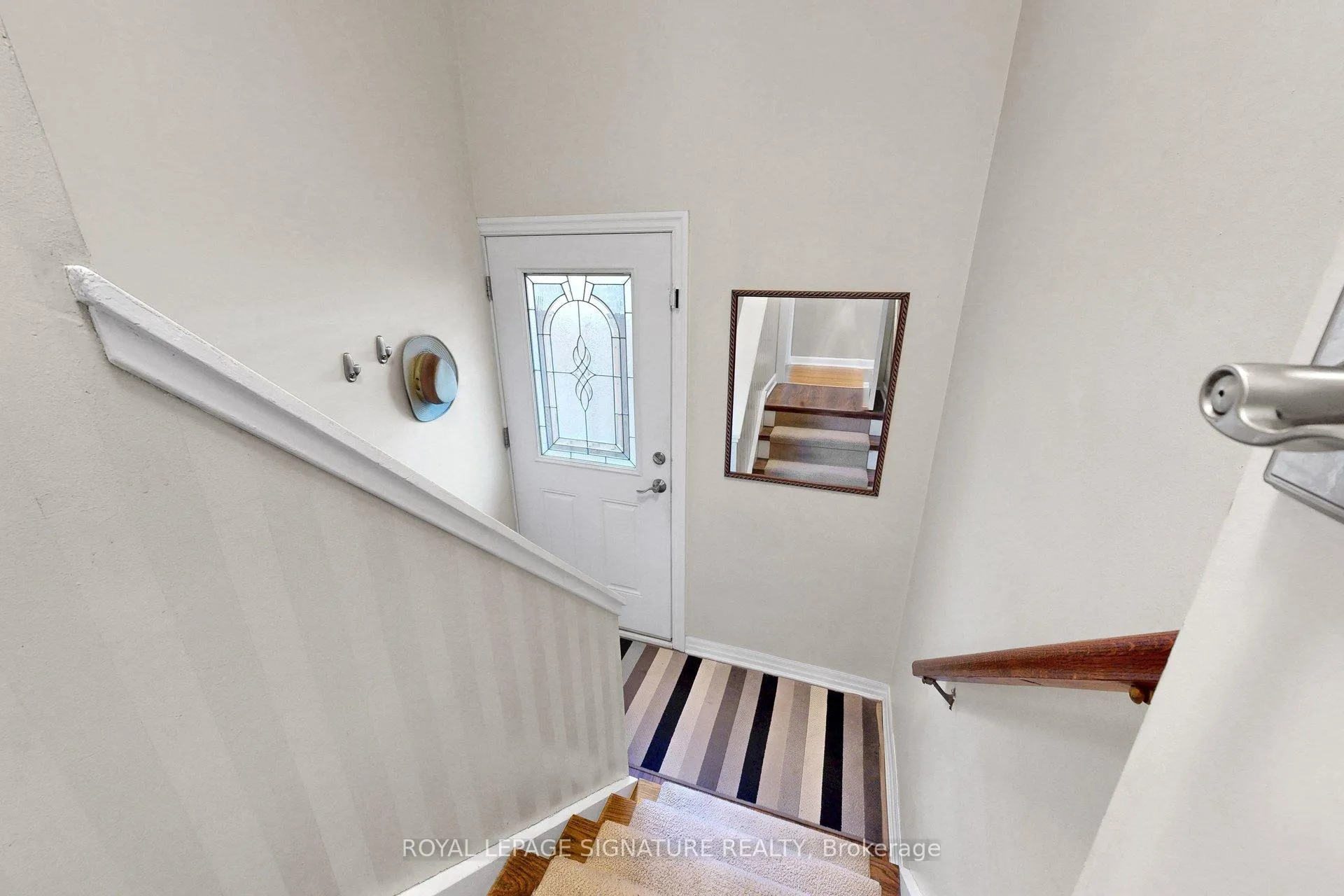 Photo 28 of 16 Renault Crescent, Etobicoke, Humber Heights — HOMEH