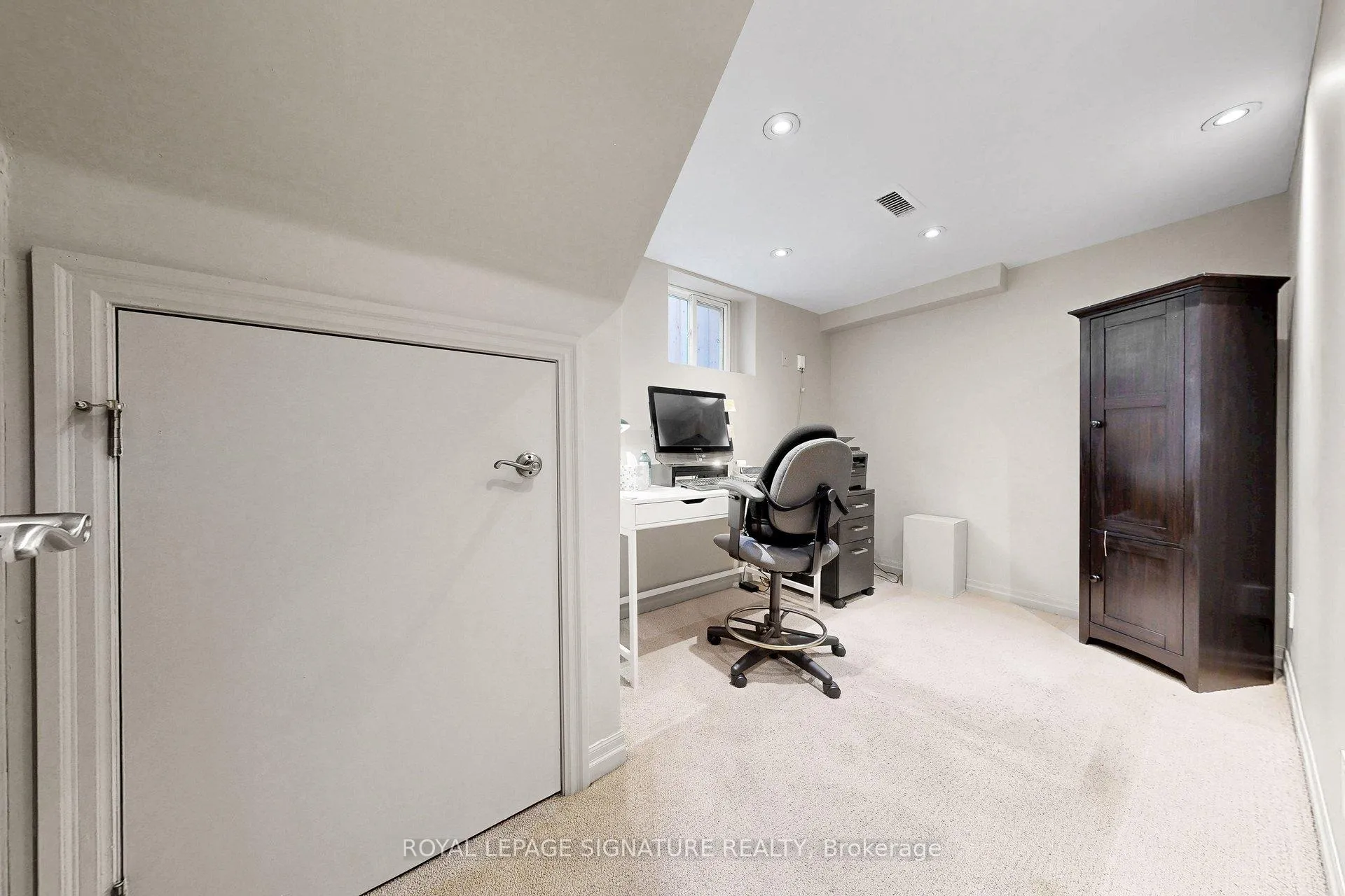 Photo 36 of 16 Renault Crescent, Etobicoke, Humber Heights — HOMEH