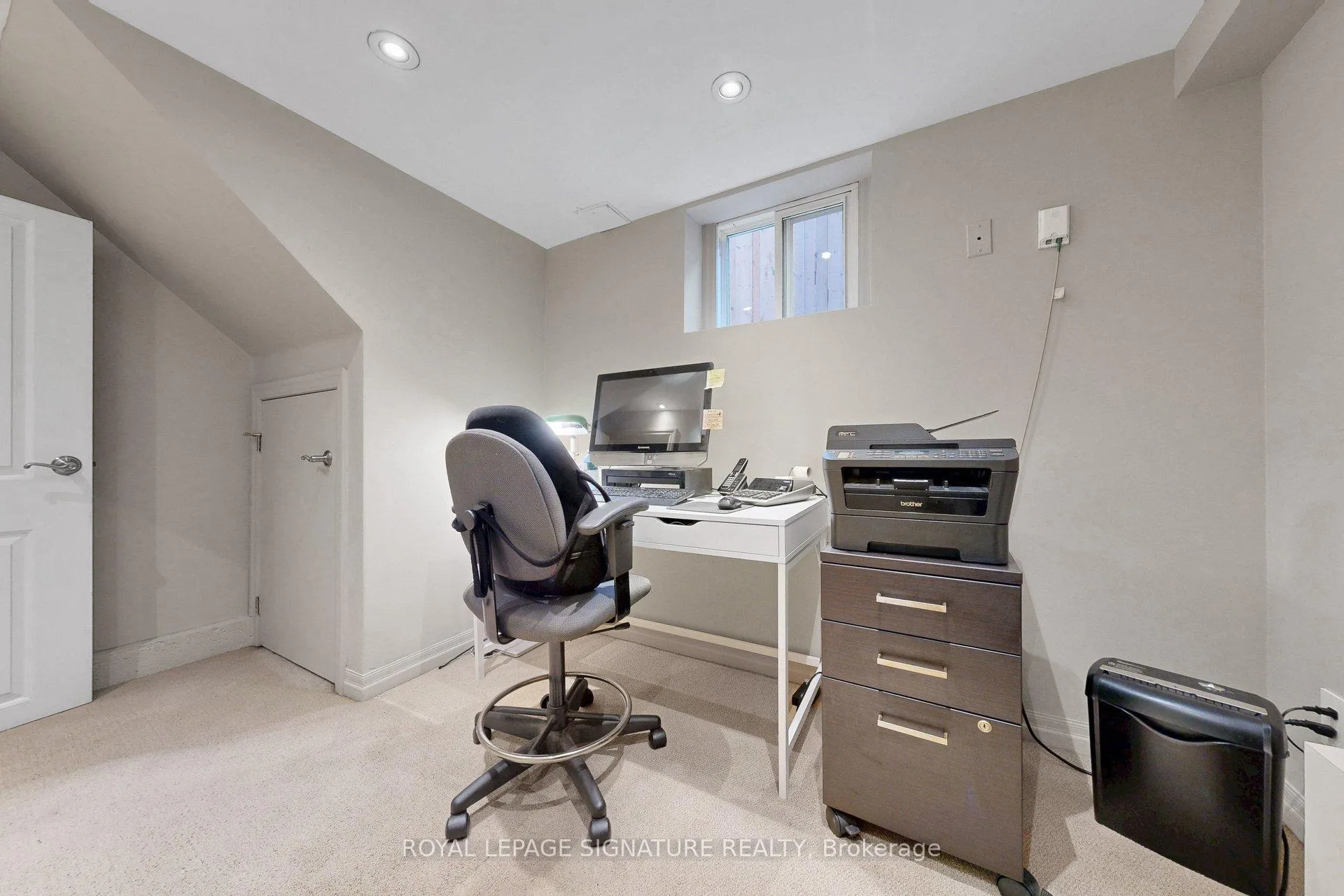 Photo 37 of 16 Renault Crescent, Etobicoke, Humber Heights — HOMEH