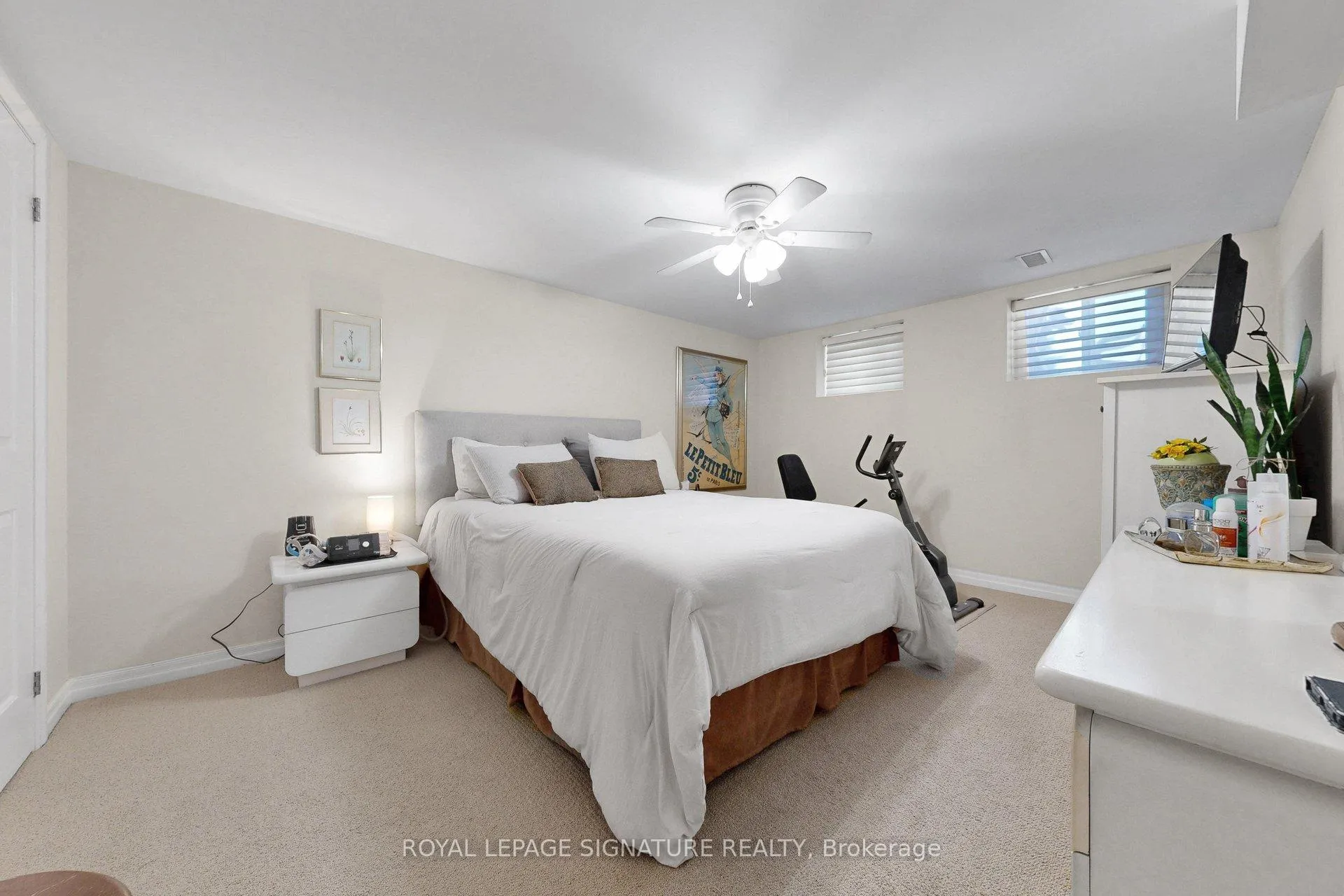 Photo 38 of 16 Renault Crescent, Etobicoke, Humber Heights — HOMEH