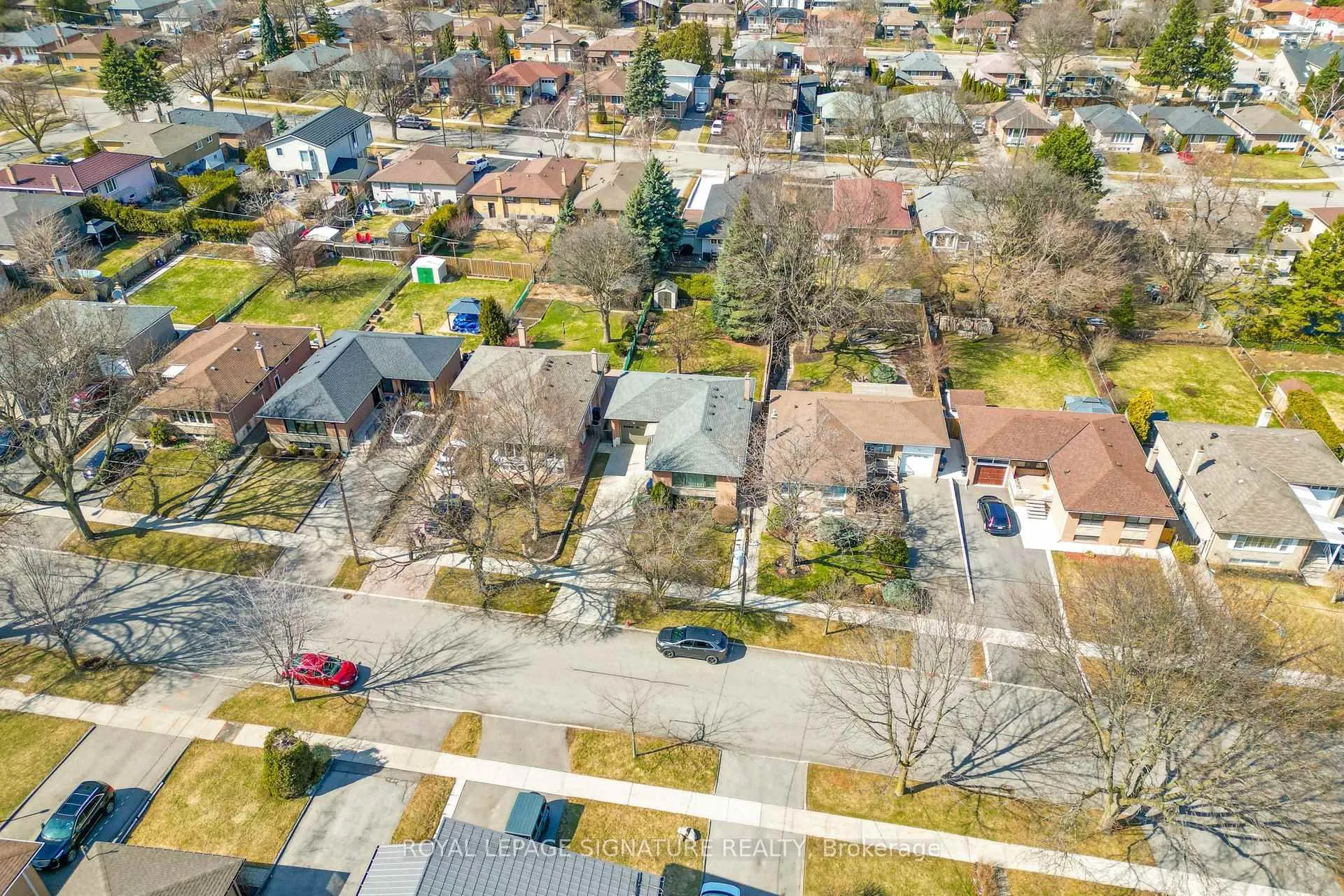 Photo 48 of 16 Renault Crescent, Etobicoke, Humber Heights — HOMEH