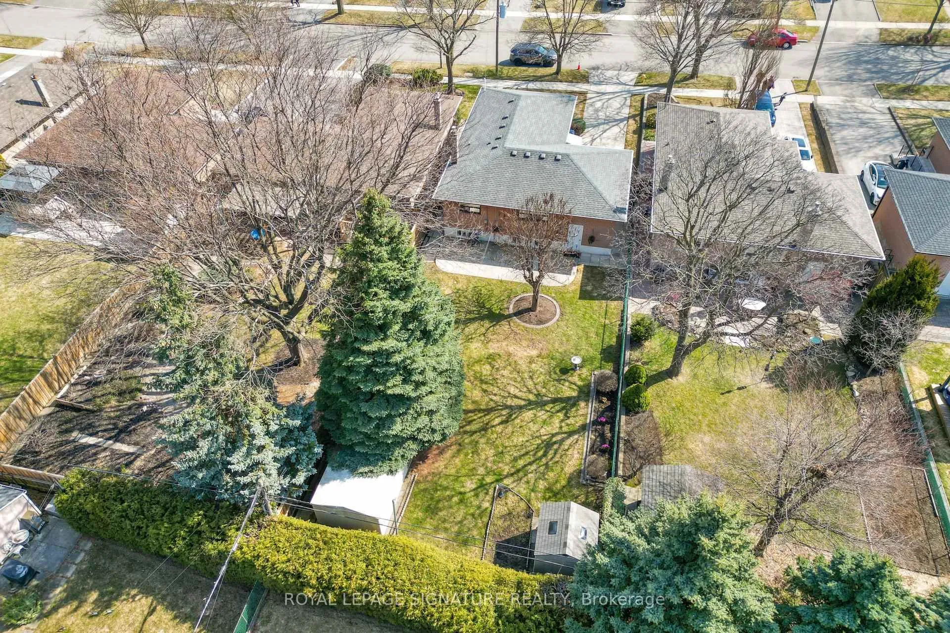 Photo 50 of 16 Renault Crescent, Etobicoke, Humber Heights — HOMEH