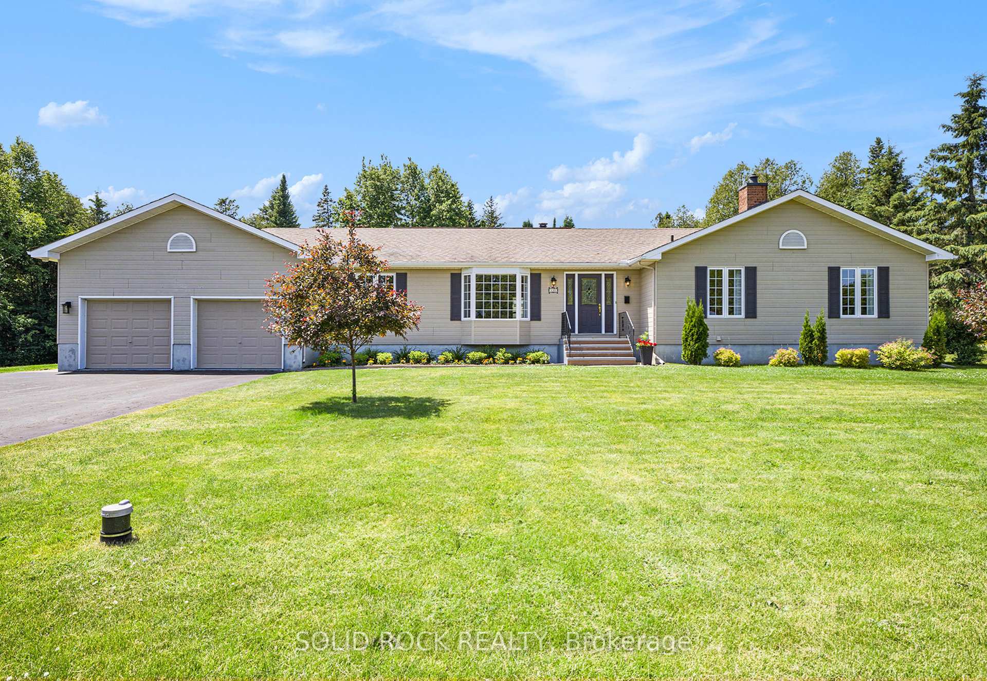 Photo 2 of 135 Delaney Drive, Ottawa, Huntley Ward (South West) — HOMEH