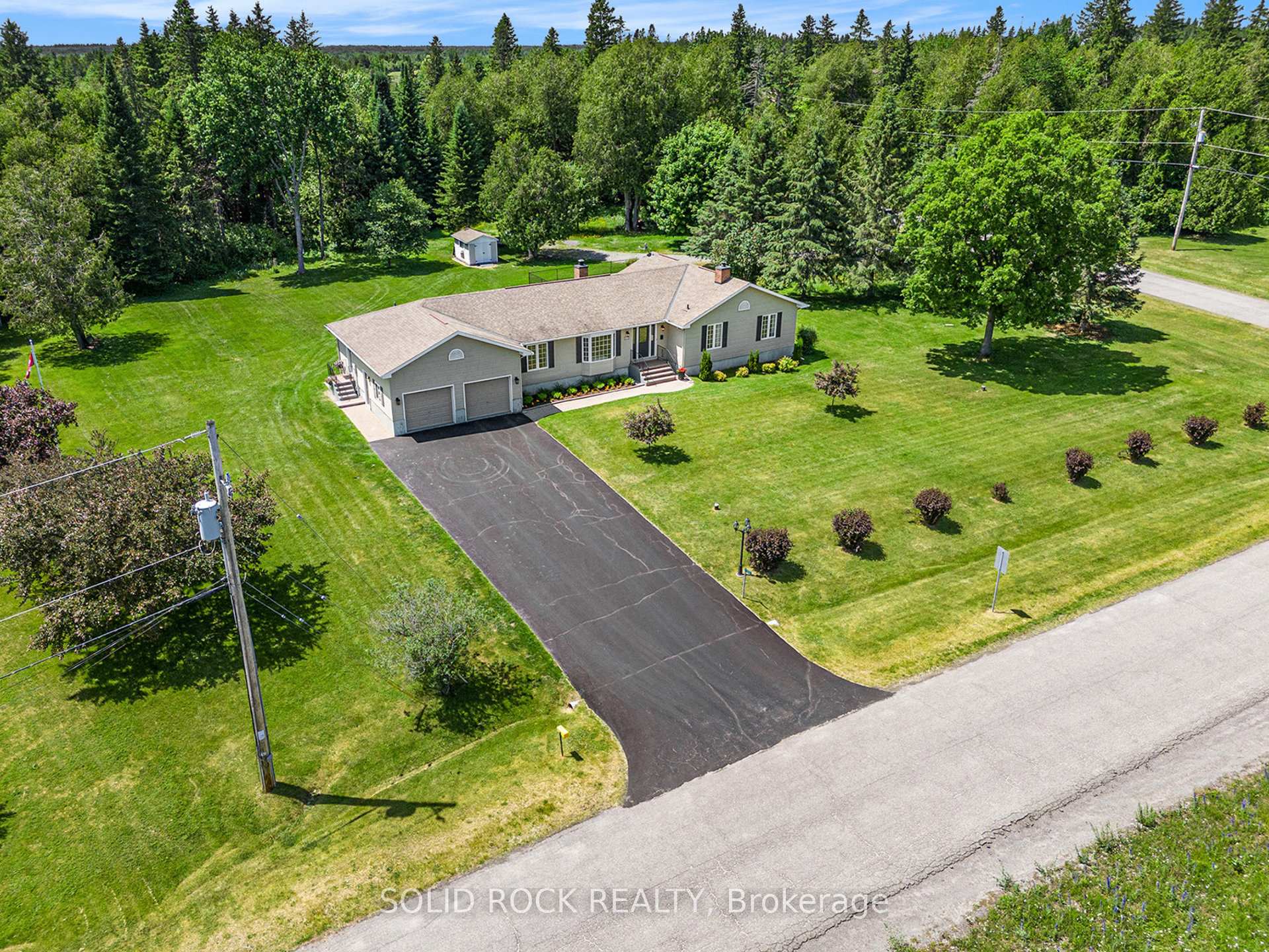 Photo 3 of 135 Delaney Drive, Ottawa, Huntley Ward (South West) — HOMEH