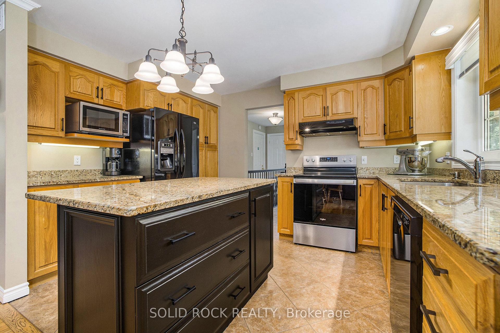 Photo 11 of 135 Delaney Drive, Ottawa, Huntley Ward (South West) — HOMEH