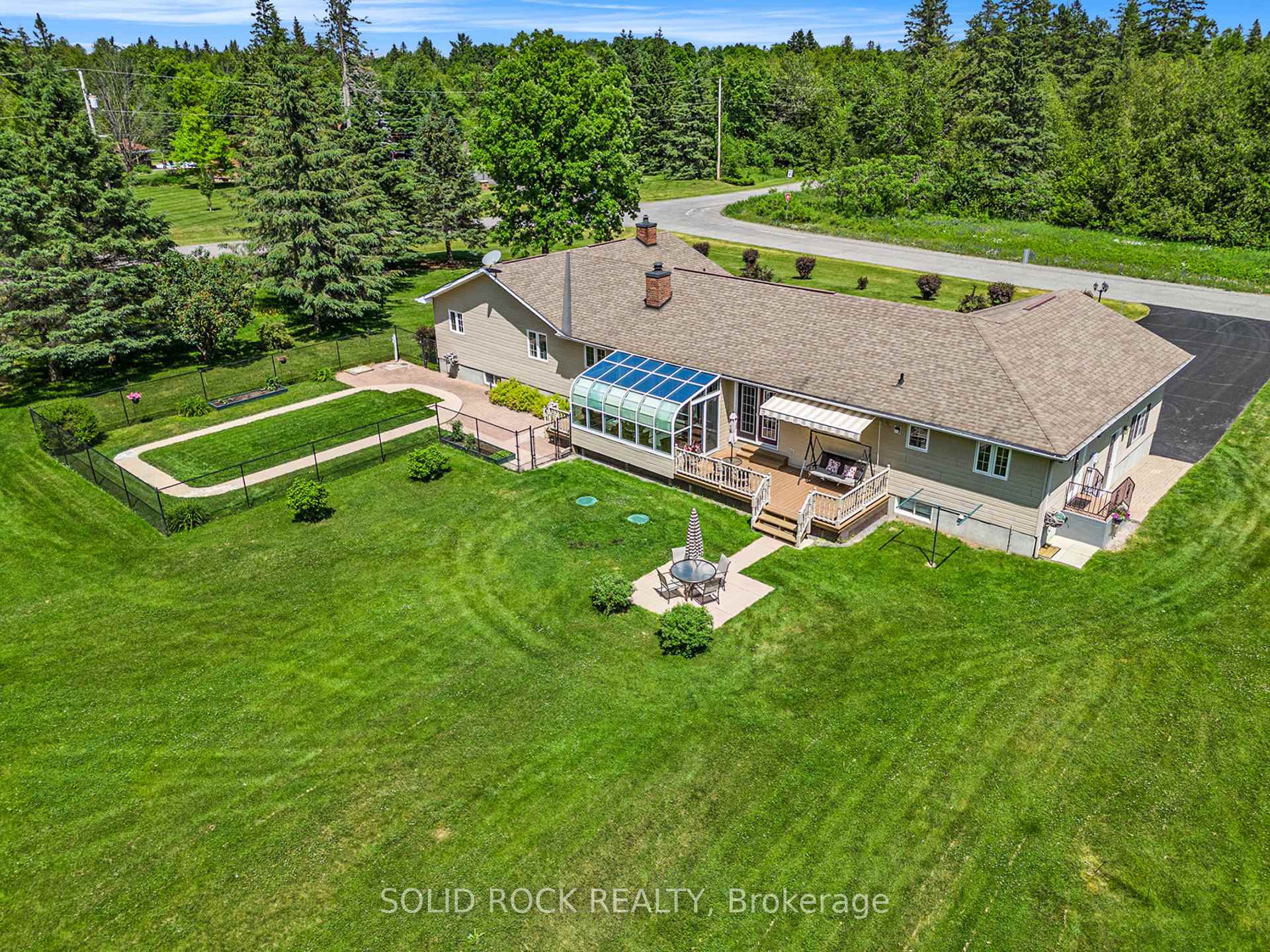 Photo 37 of 135 Delaney Drive, Ottawa, Huntley Ward (South West) — HOMEH