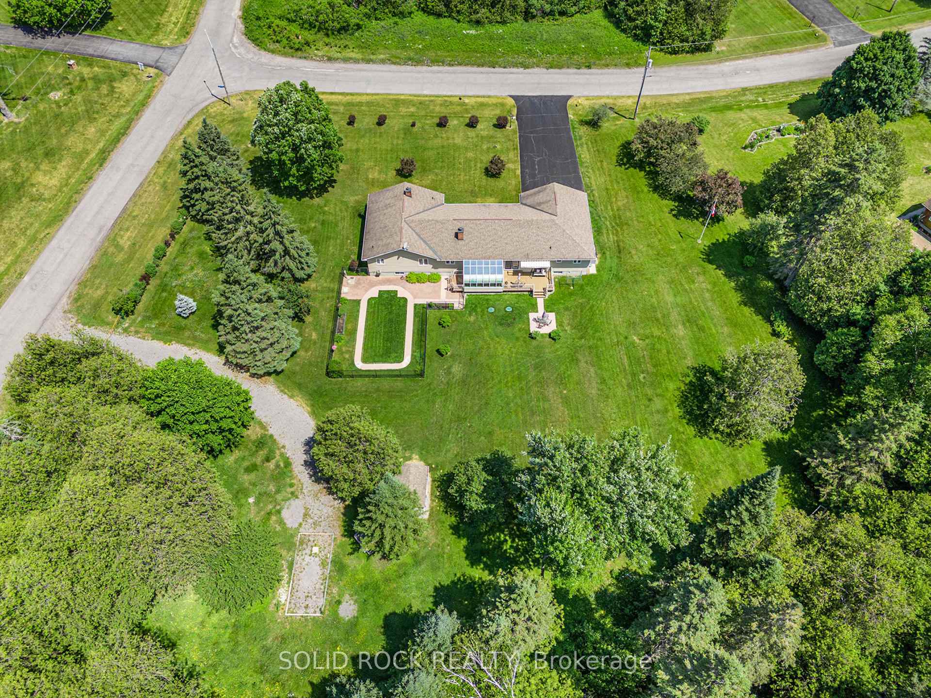 Photo 38 of 135 Delaney Drive, Ottawa, Huntley Ward (South West) — HOMEH