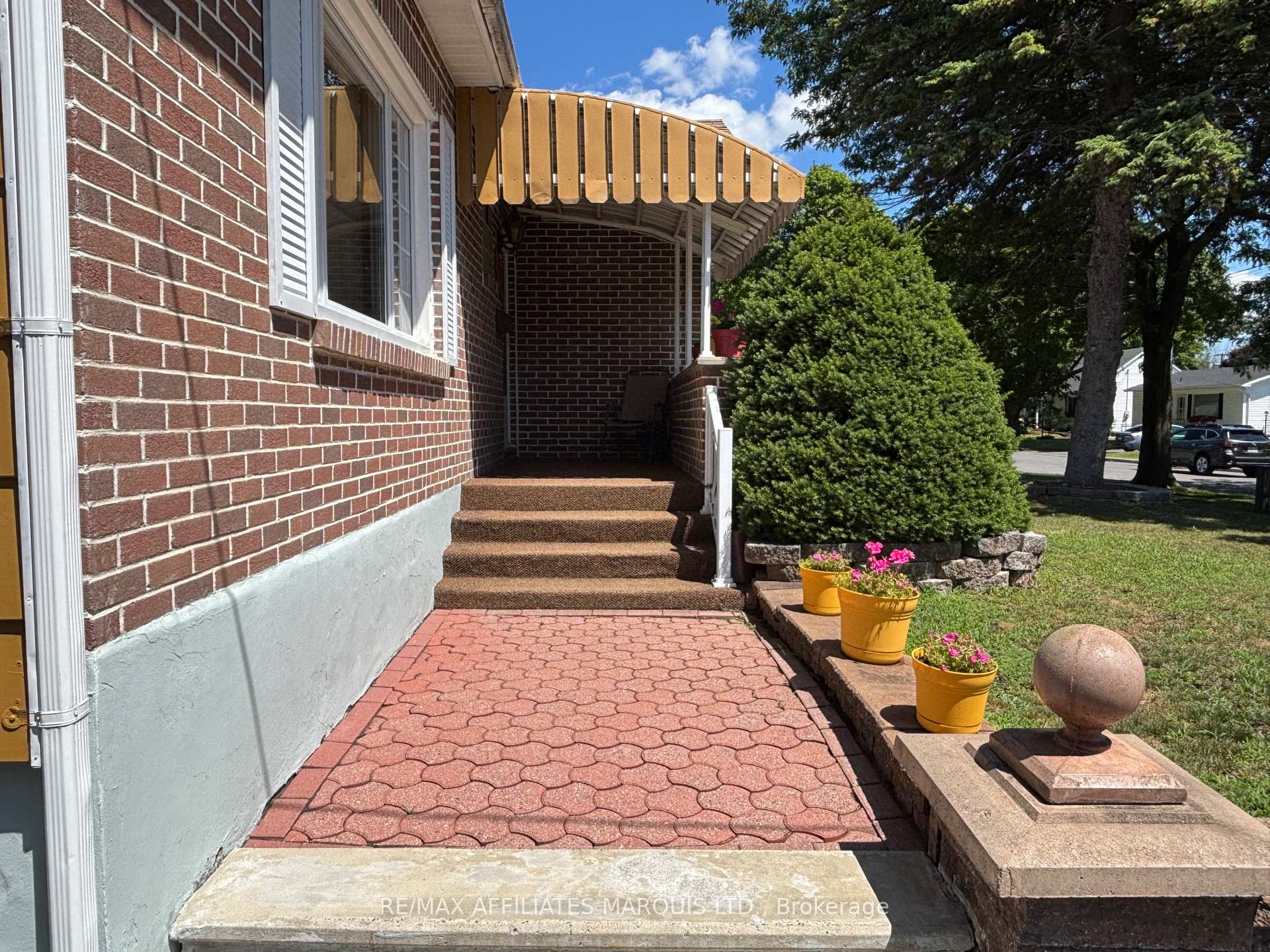 Photo 4 of 1113 Osborne Avenue, Cornwall — HOMEH