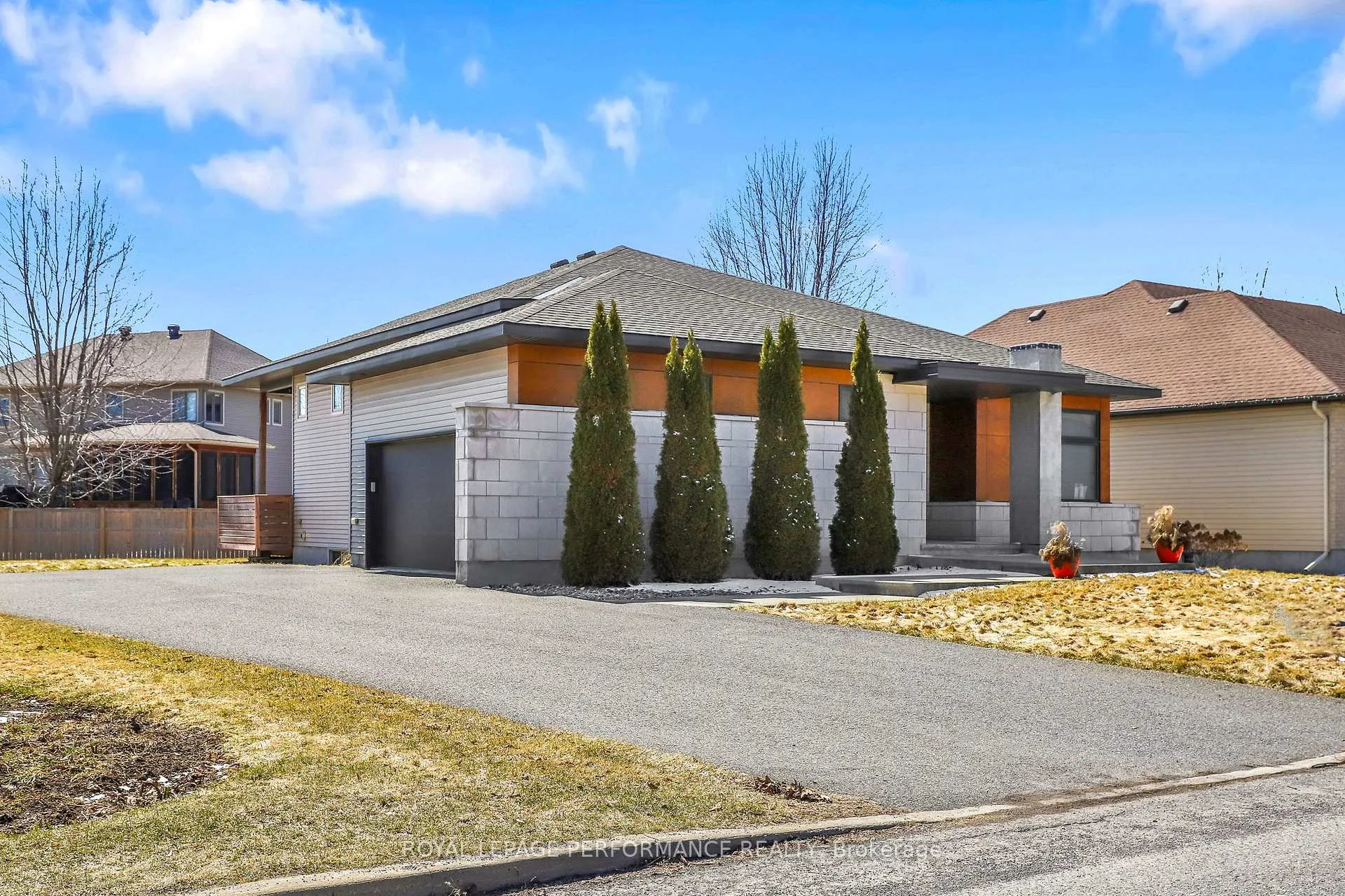 Photo 2 of 32 Moore Street, Ottawa, Richmond — HOMEH