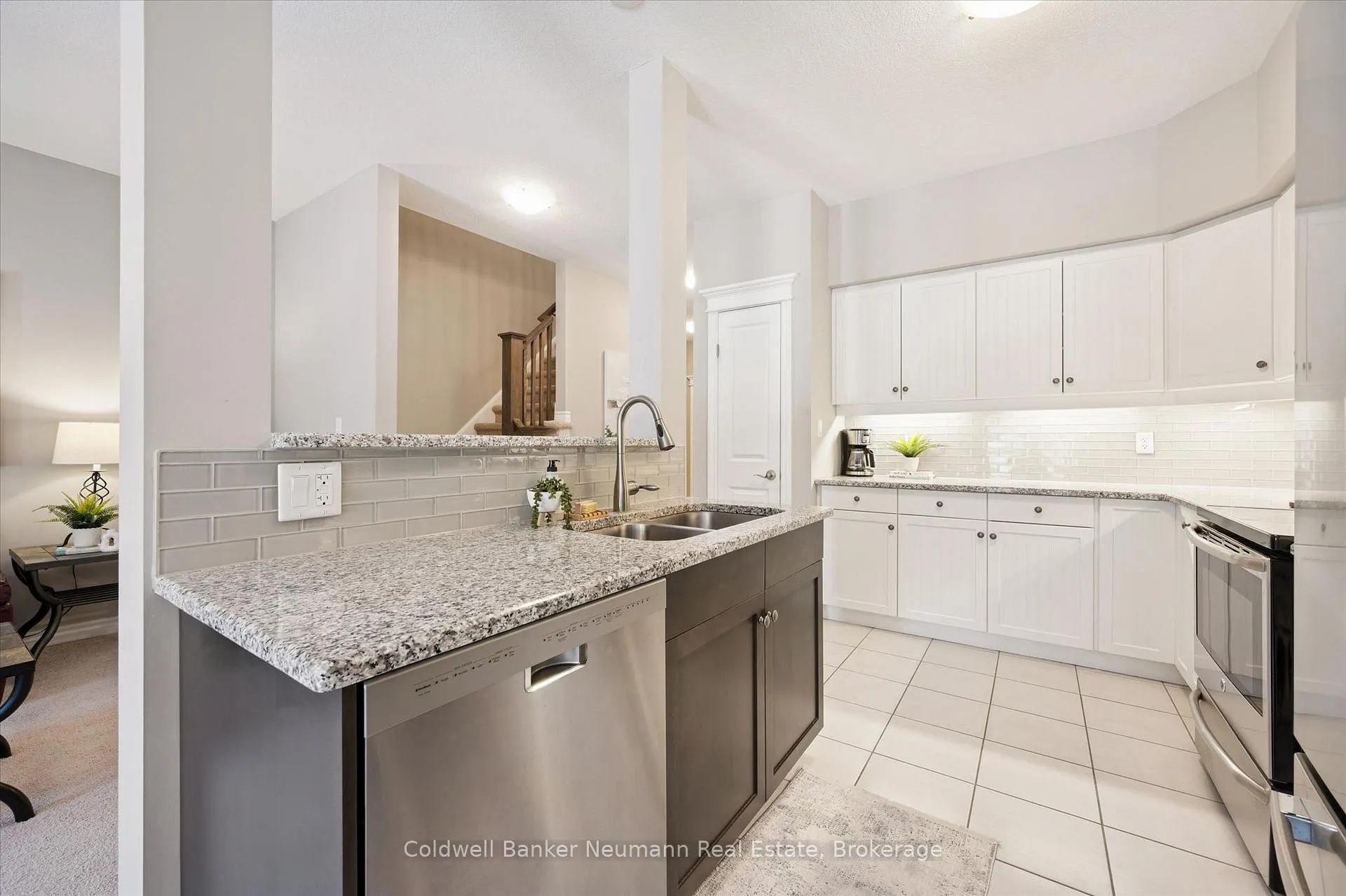 Photo 7 of Unit 6, 146 Downey Road, Guelph, Kortright Hills — HOMEH