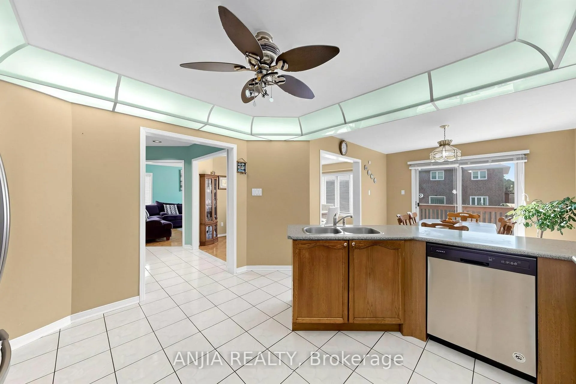 Photo 11 of 84 Havagal Crescent, Markham, Markville — HOMEH