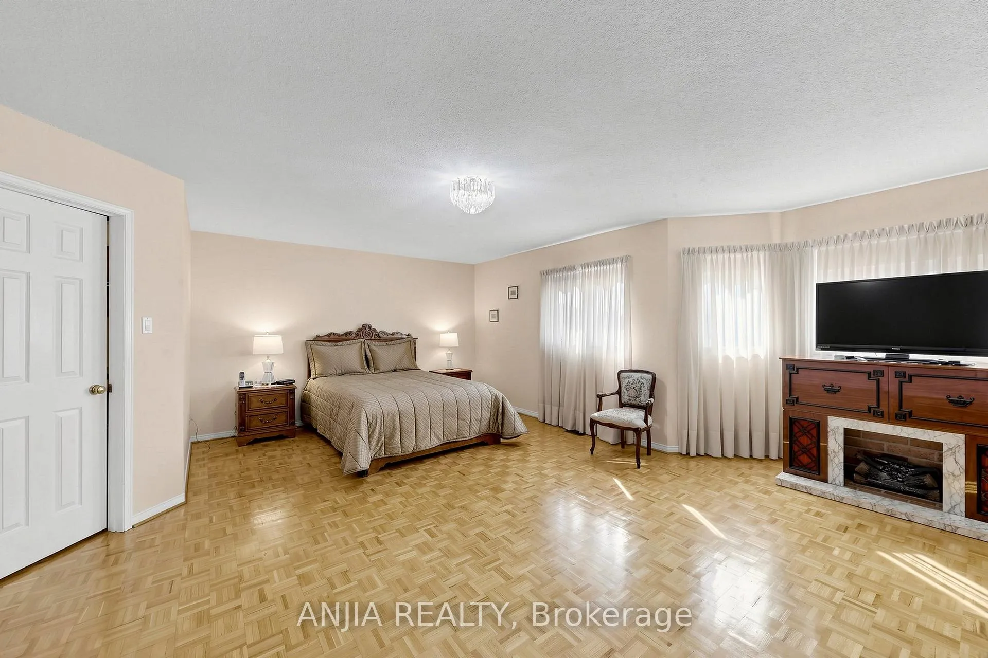 Photo 23 of 84 Havagal Crescent, Markham, Markville — HOMEH