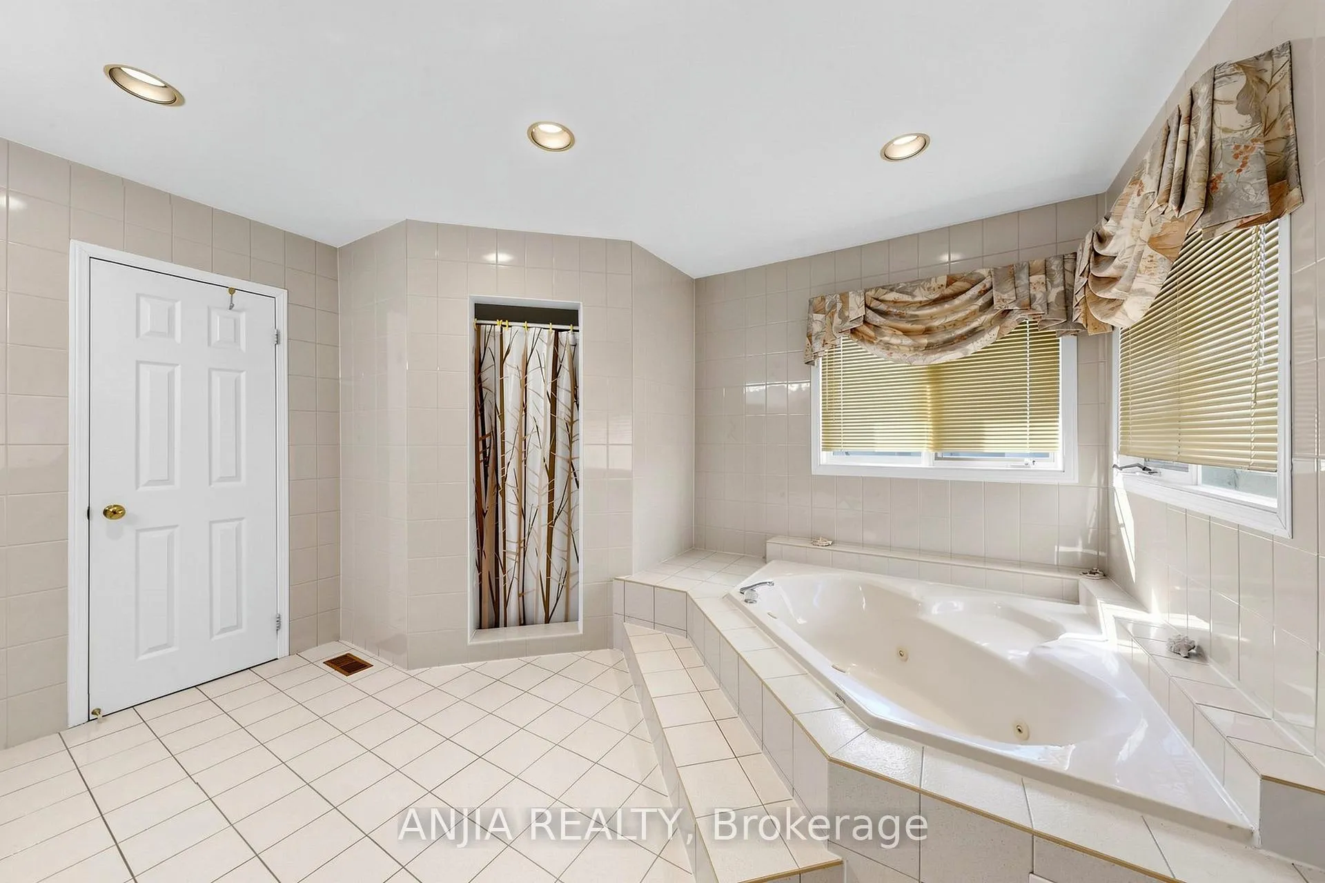 Photo 27 of 84 Havagal Crescent, Markham, Markville — HOMEH