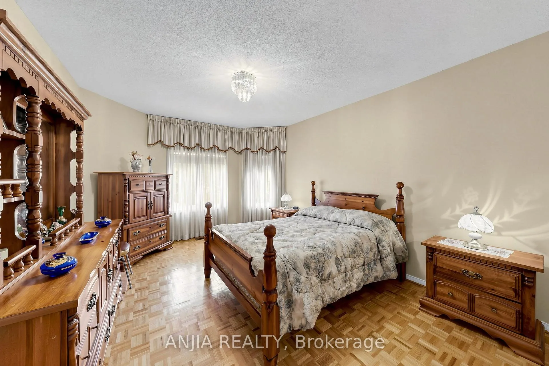 Photo 28 of 84 Havagal Crescent, Markham, Markville — HOMEH