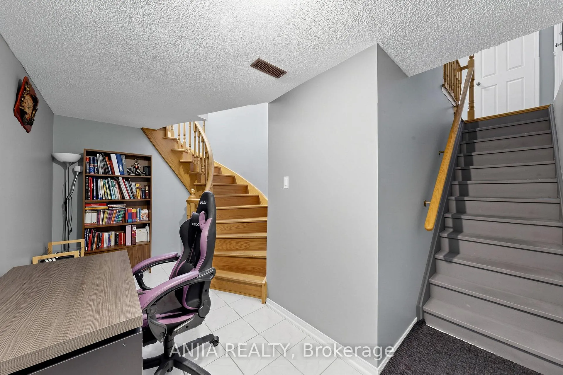 Photo 35 of 84 Havagal Crescent, Markham, Markville — HOMEH