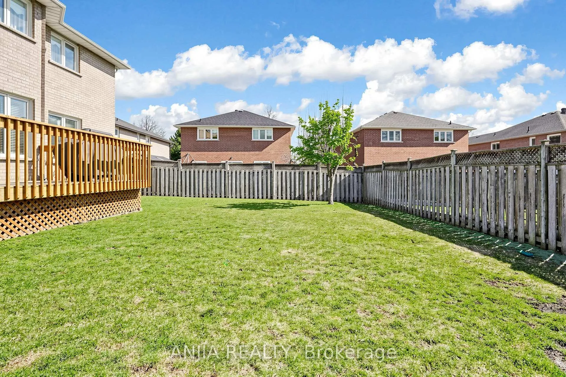 Photo 38 of 84 Havagal Crescent, Markham, Markville — HOMEH