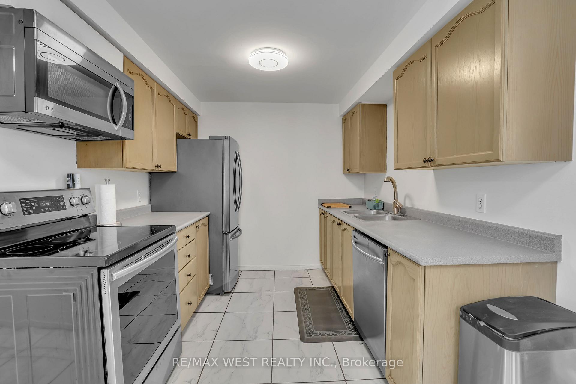 Photo 3 of 15 Seymour Crescent, Barrie, Holly — HOMEH