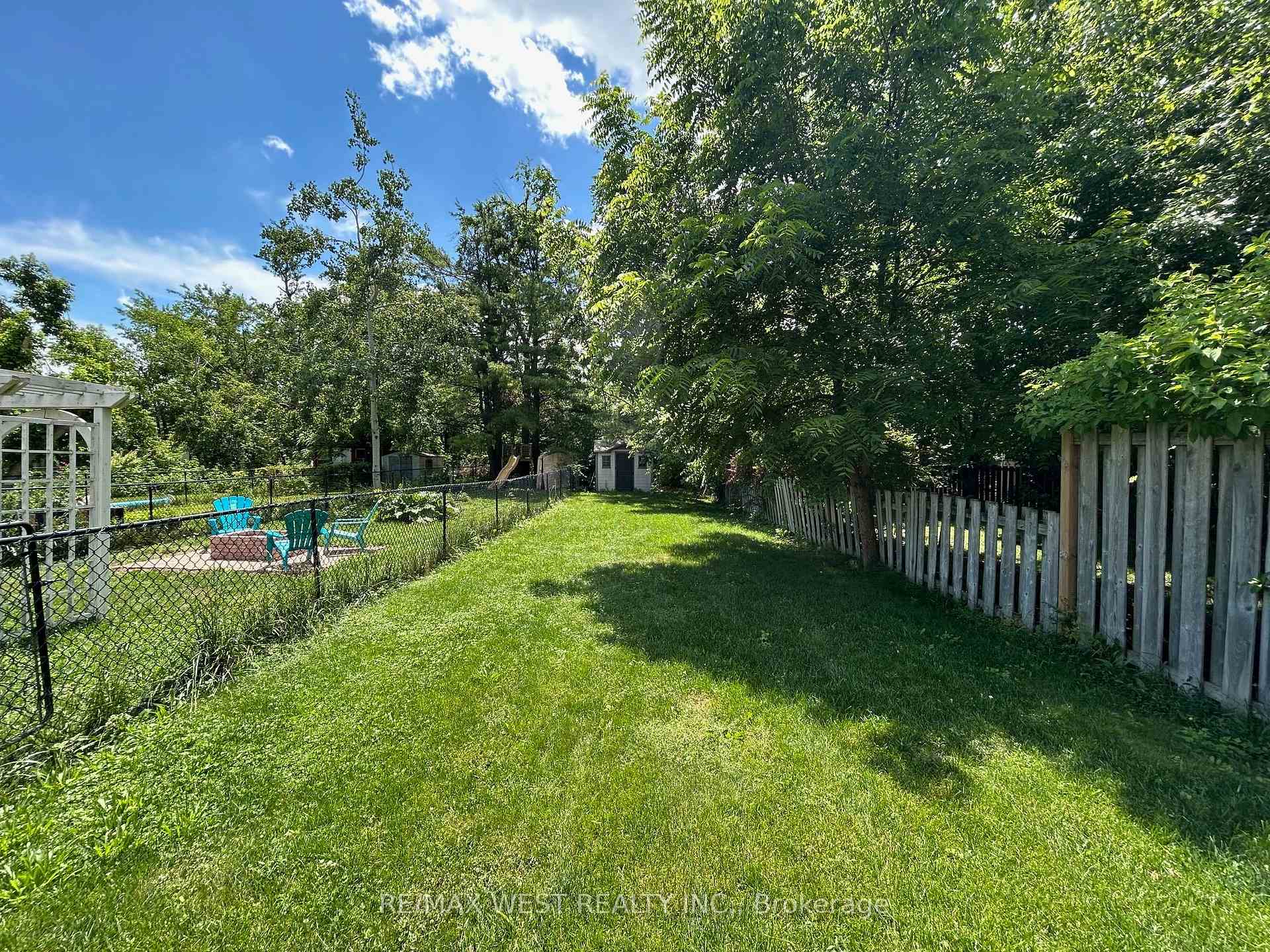 Photo 9 of 15 Seymour Crescent, Barrie, Holly — HOMEH