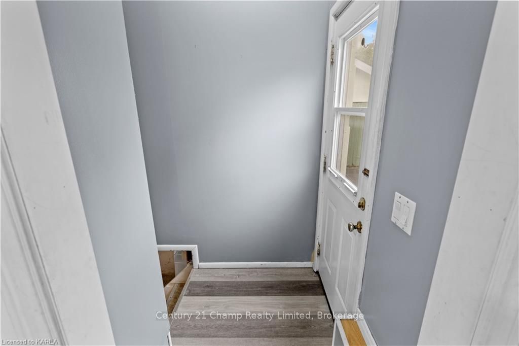 Photo 5 of 135 Elm Street, Gananoque — HOMEH