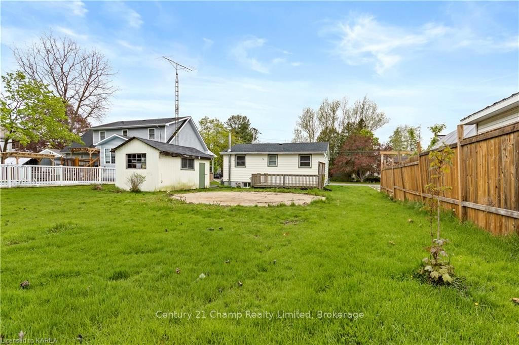 Photo 13 of 135 Elm Street, Gananoque — HOMEH
