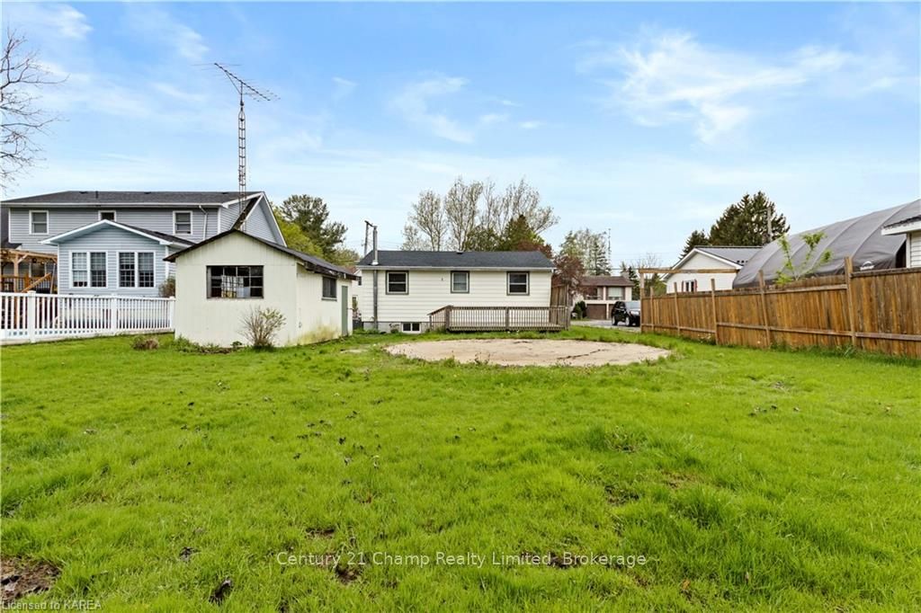 Photo 14 of 135 Elm Street, Gananoque — HOMEH