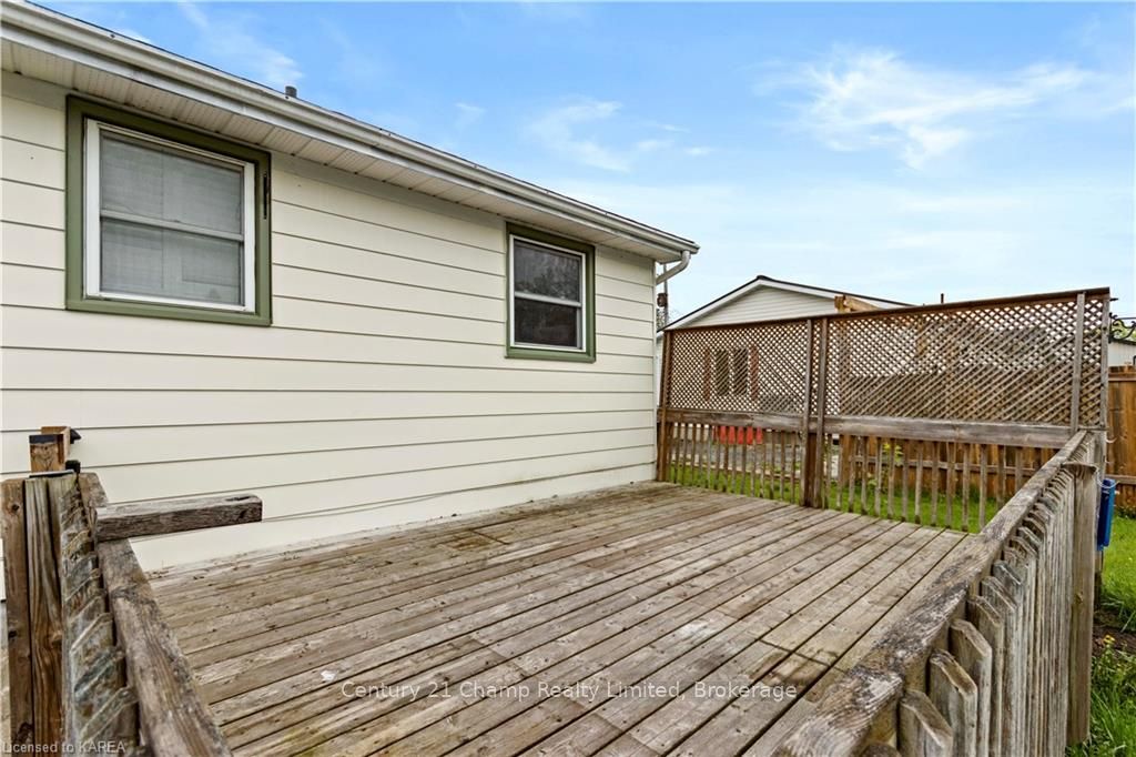 Photo 15 of 135 Elm Street, Gananoque — HOMEH