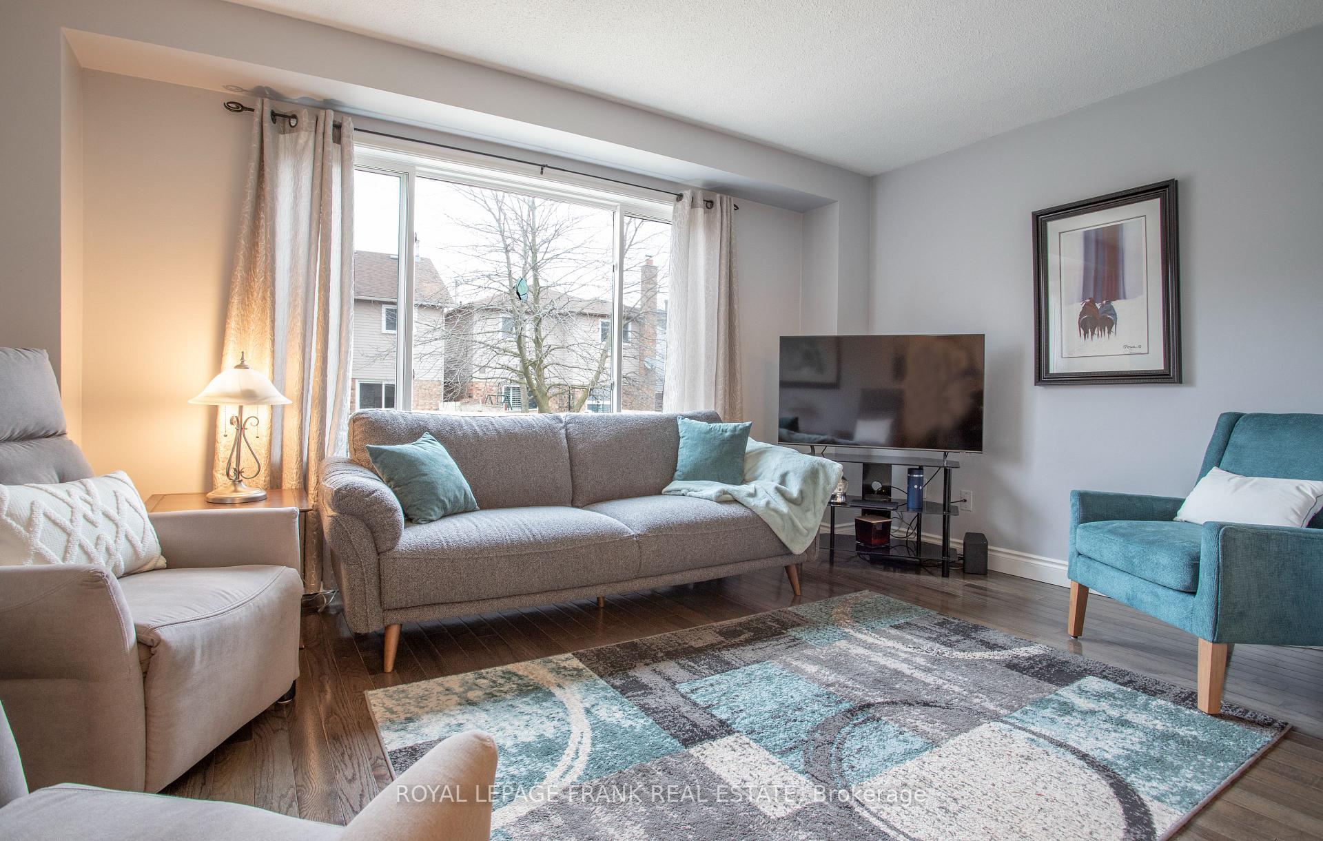 Photo 12 of 28 Hewitt Crescent, Ajax, South East — HOMEH