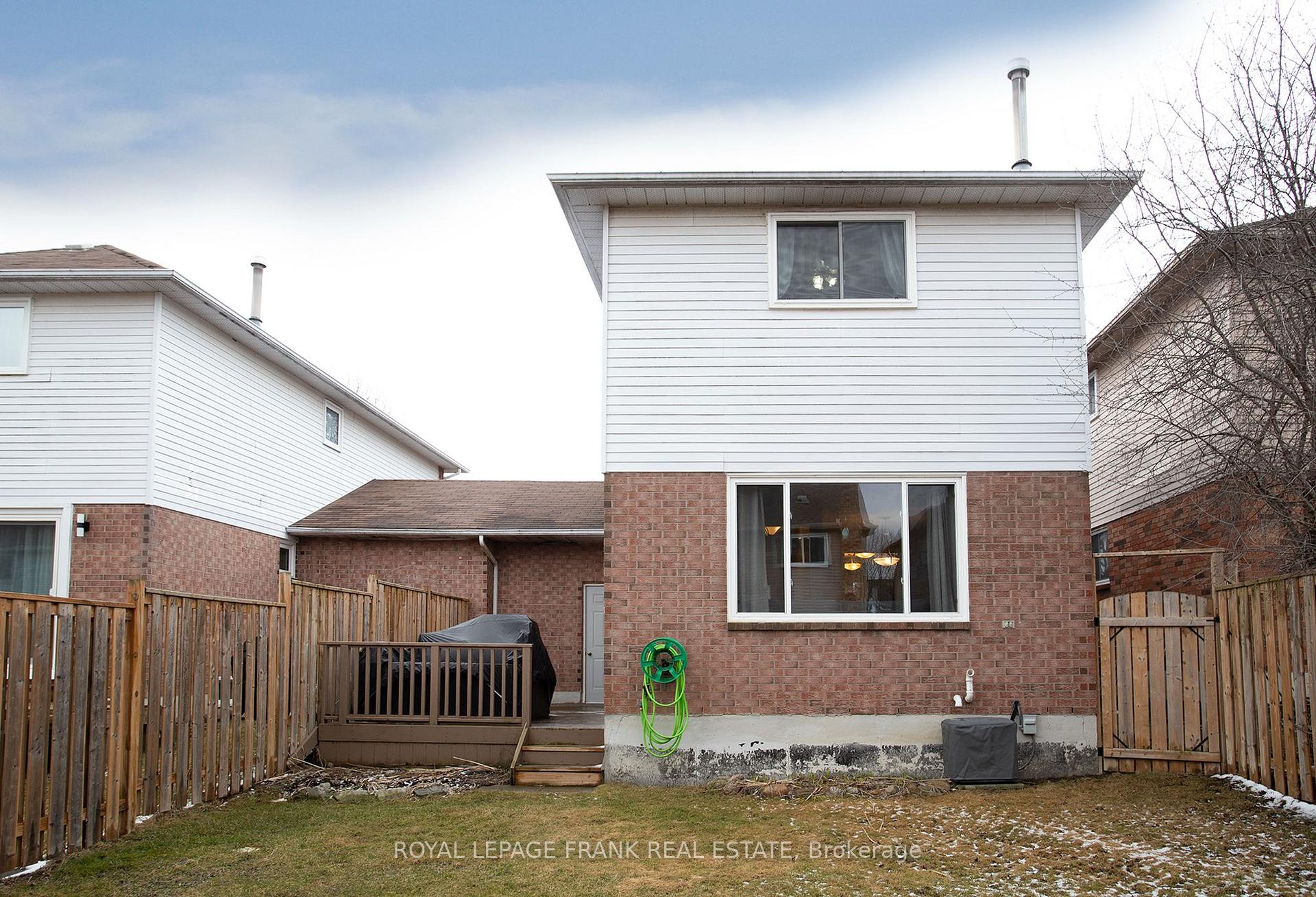 Photo 29 of 28 Hewitt Crescent, Ajax, South East — HOMEH