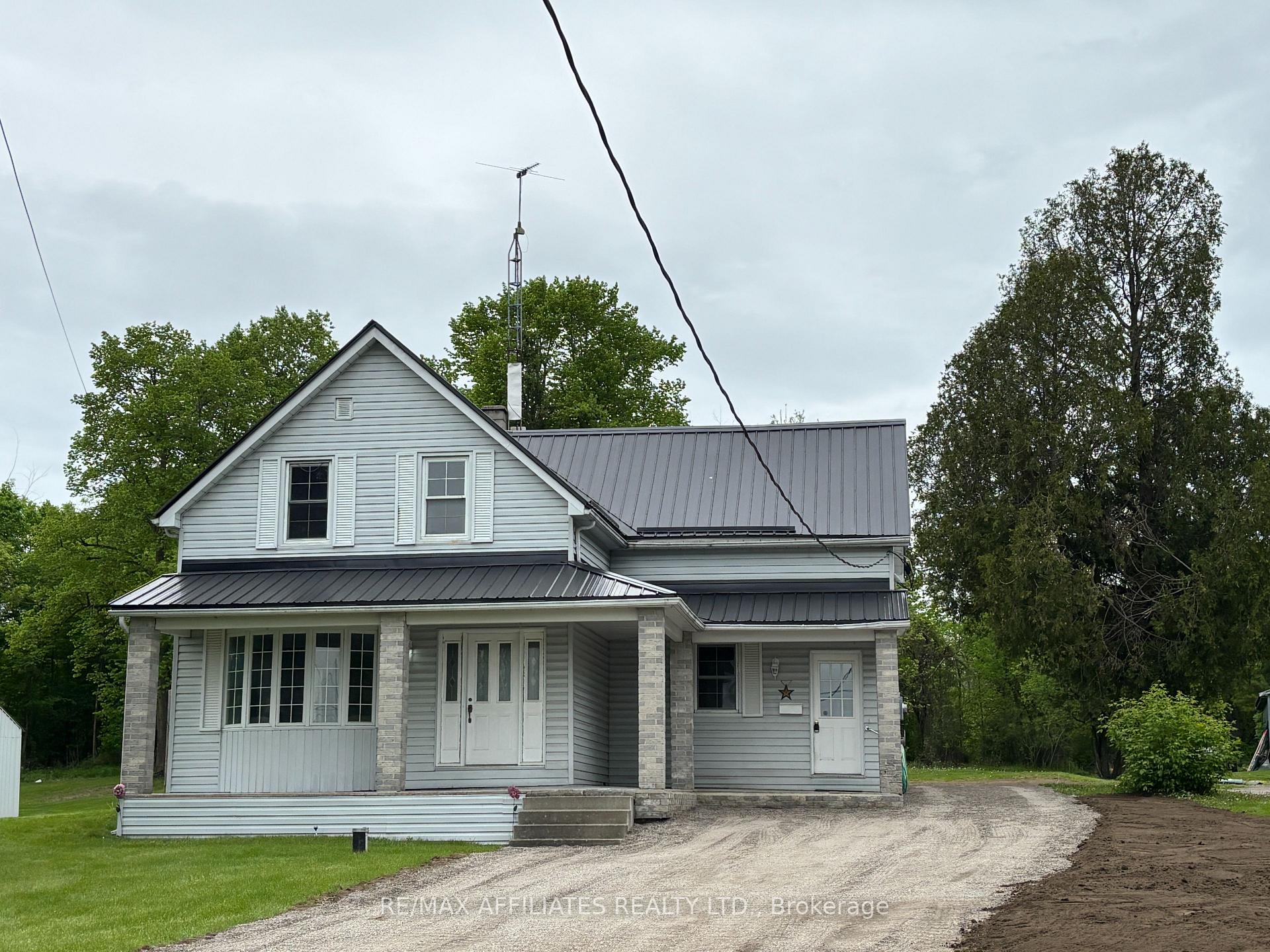 Photo 2 of 56 Centre Street, Edwardsburgh/Cardinal, Edwardsburgh/Cardinal Twp — HOMEH