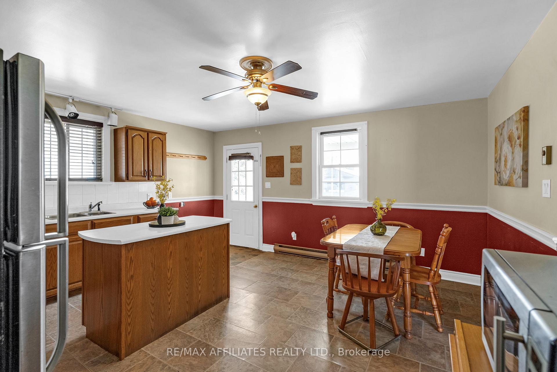 Photo 8 of 56 Centre Street, Edwardsburgh/Cardinal, Edwardsburgh/Cardinal Twp — HOMEH