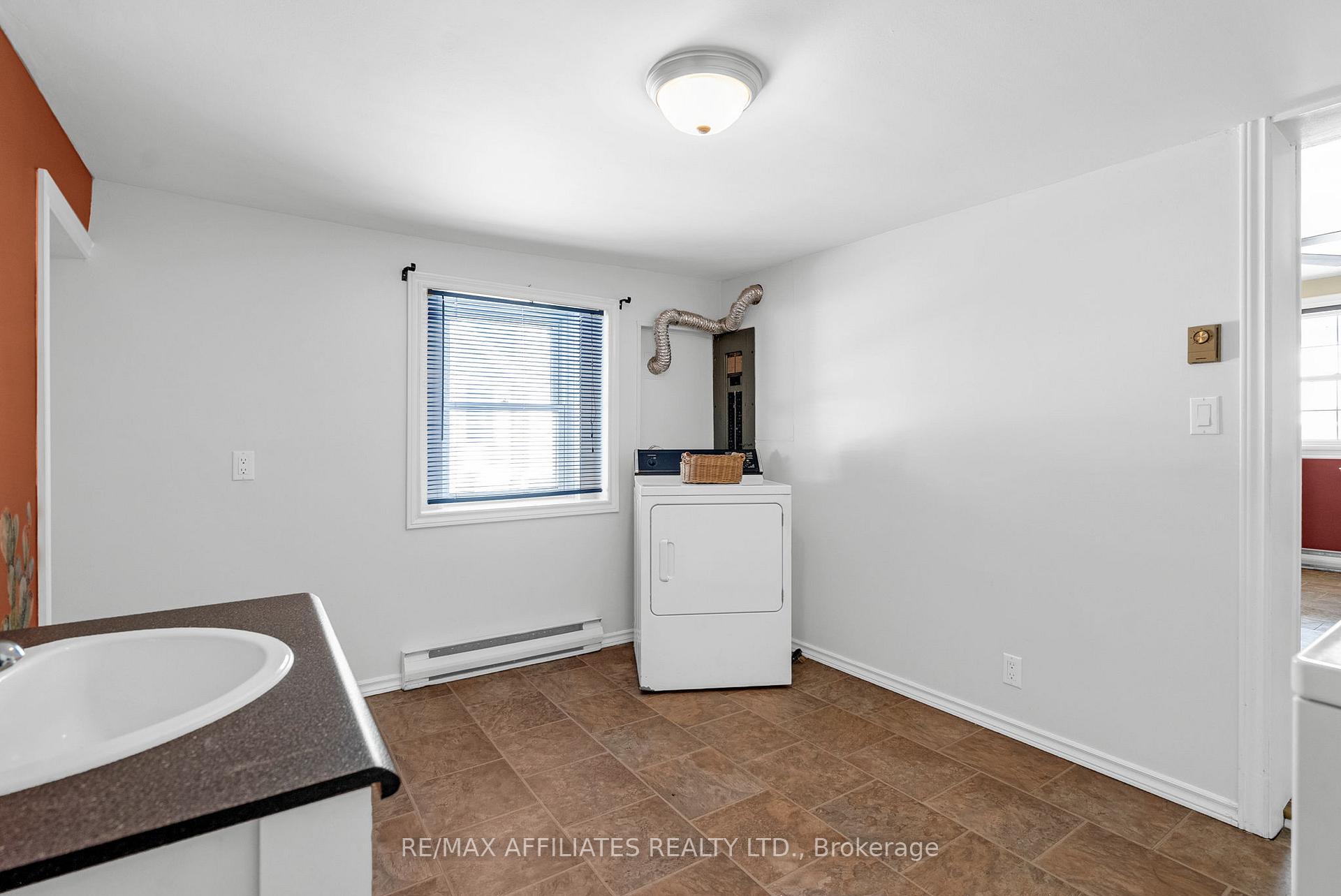 Photo 12 of 56 Centre Street, Edwardsburgh/Cardinal, Edwardsburgh/Cardinal Twp — HOMEH