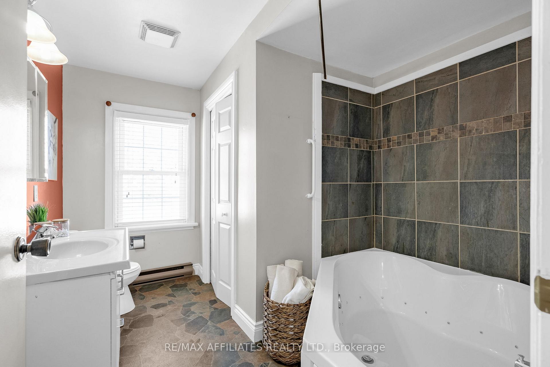 Photo 24 of 56 Centre Street, Edwardsburgh/Cardinal, Edwardsburgh/Cardinal Twp — HOMEH