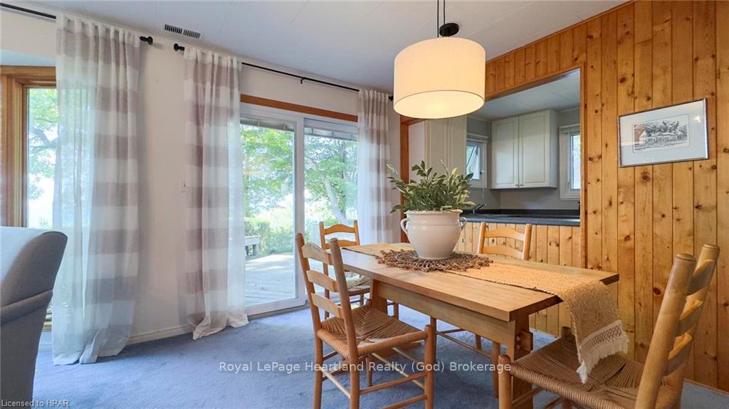 Photo 11 of 27 Bluewater Drive, Goderich, Goderich (Town) — HOMEH