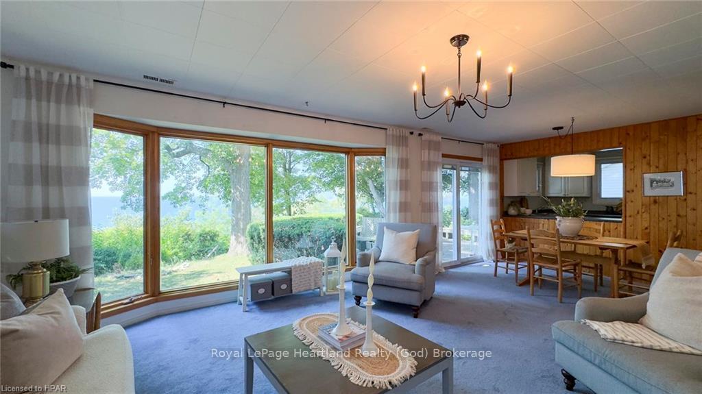 Photo 15 of 27 Bluewater Drive, Goderich, Goderich (Town) — HOMEH