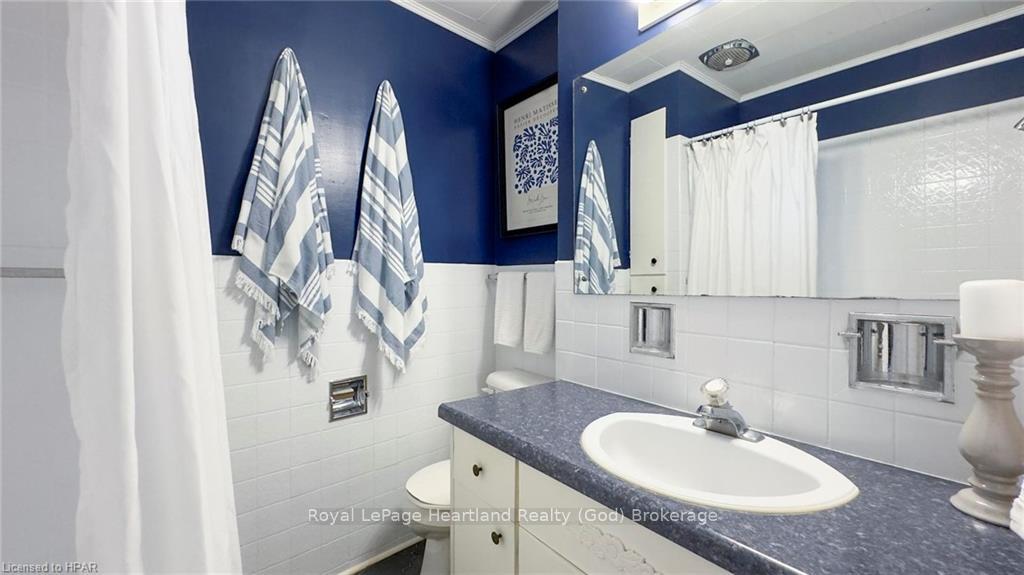 Photo 17 of 27 Bluewater Drive, Goderich, Goderich (Town) — HOMEH