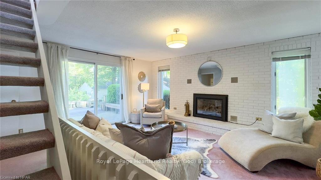 Photo 25 of 27 Bluewater Drive, Goderich, Goderich (Town) — HOMEH