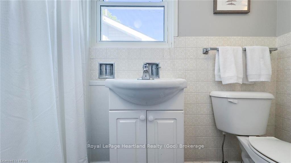 Photo 27 of 27 Bluewater Drive, Goderich, Goderich (Town) — HOMEH