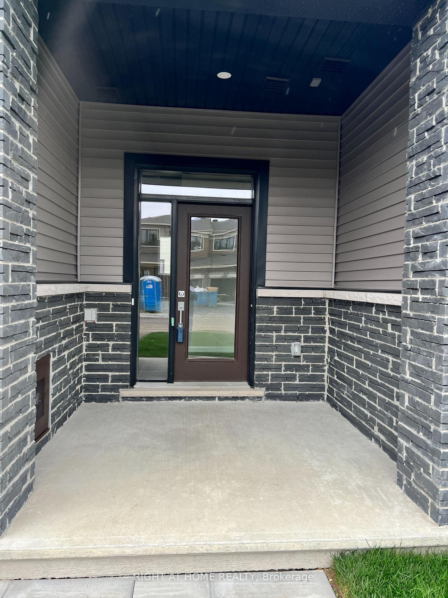 Photo 2 of 595 Lilith Street, Ottawa, Barrhaven - Heritage Park — HOMEH