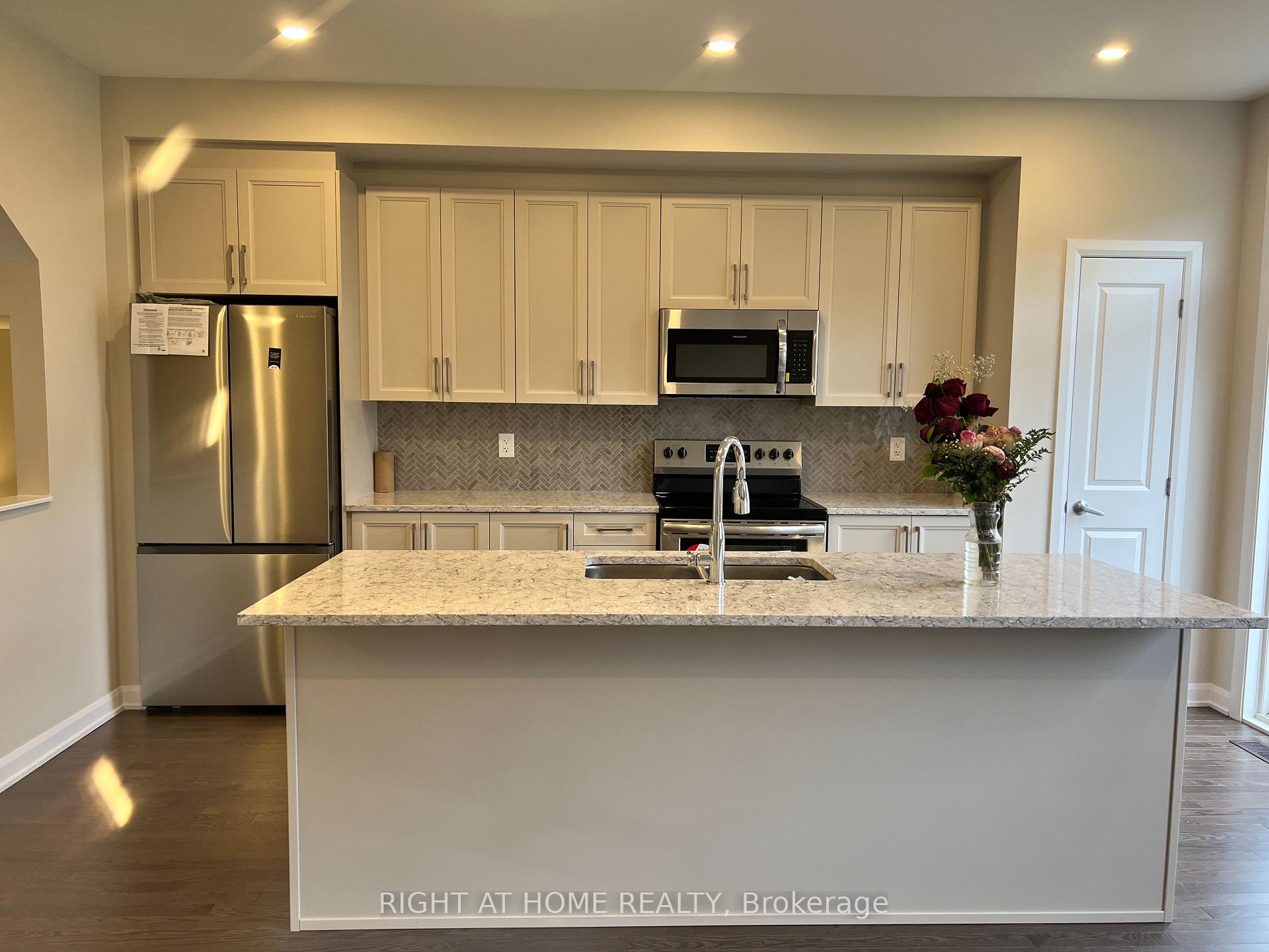 Photo 11 of 595 Lilith Street, Ottawa, Barrhaven - Heritage Park — HOMEH