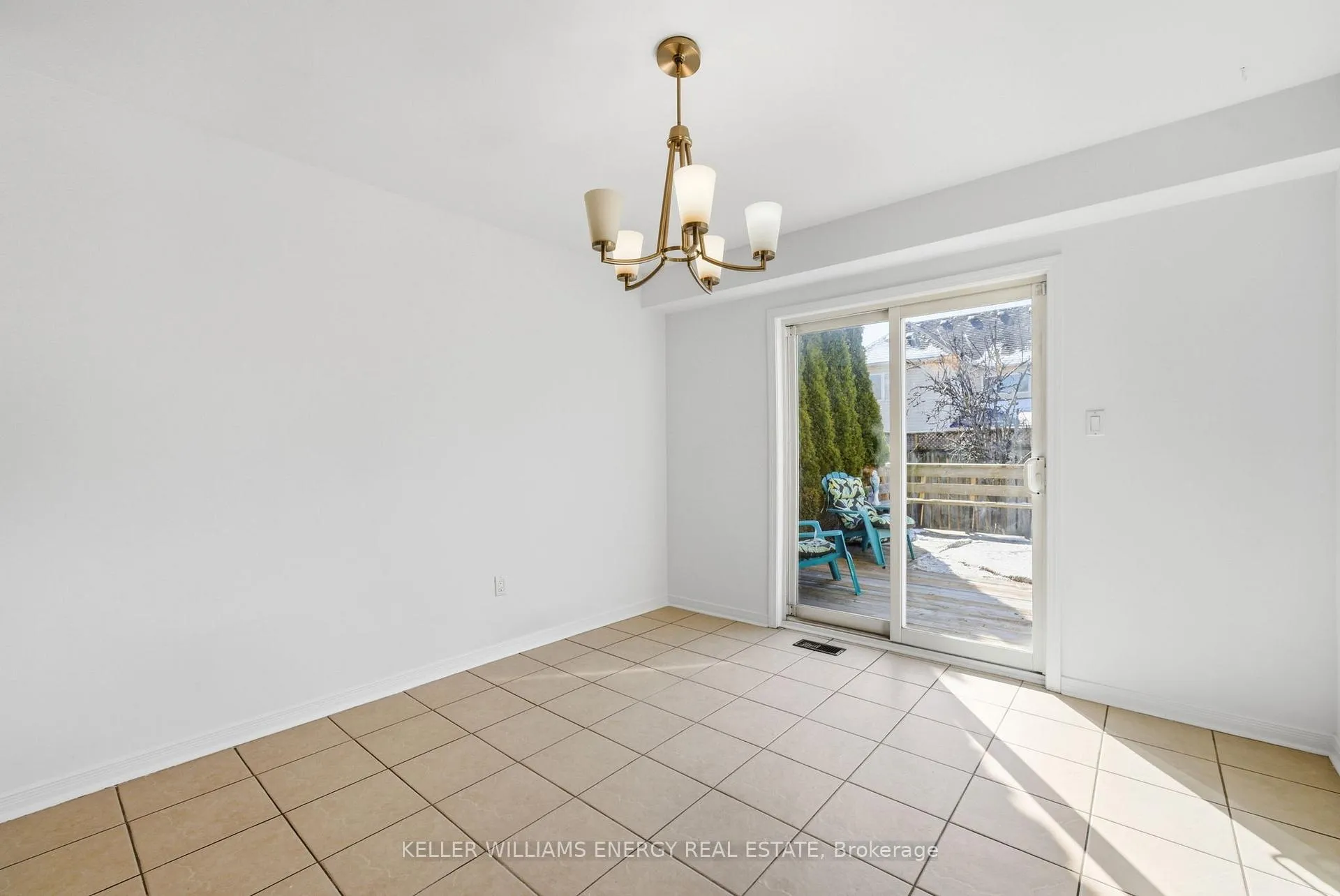 Photo 9 of 158 Madden Place, Clarington, Bowmanville — HOMEH