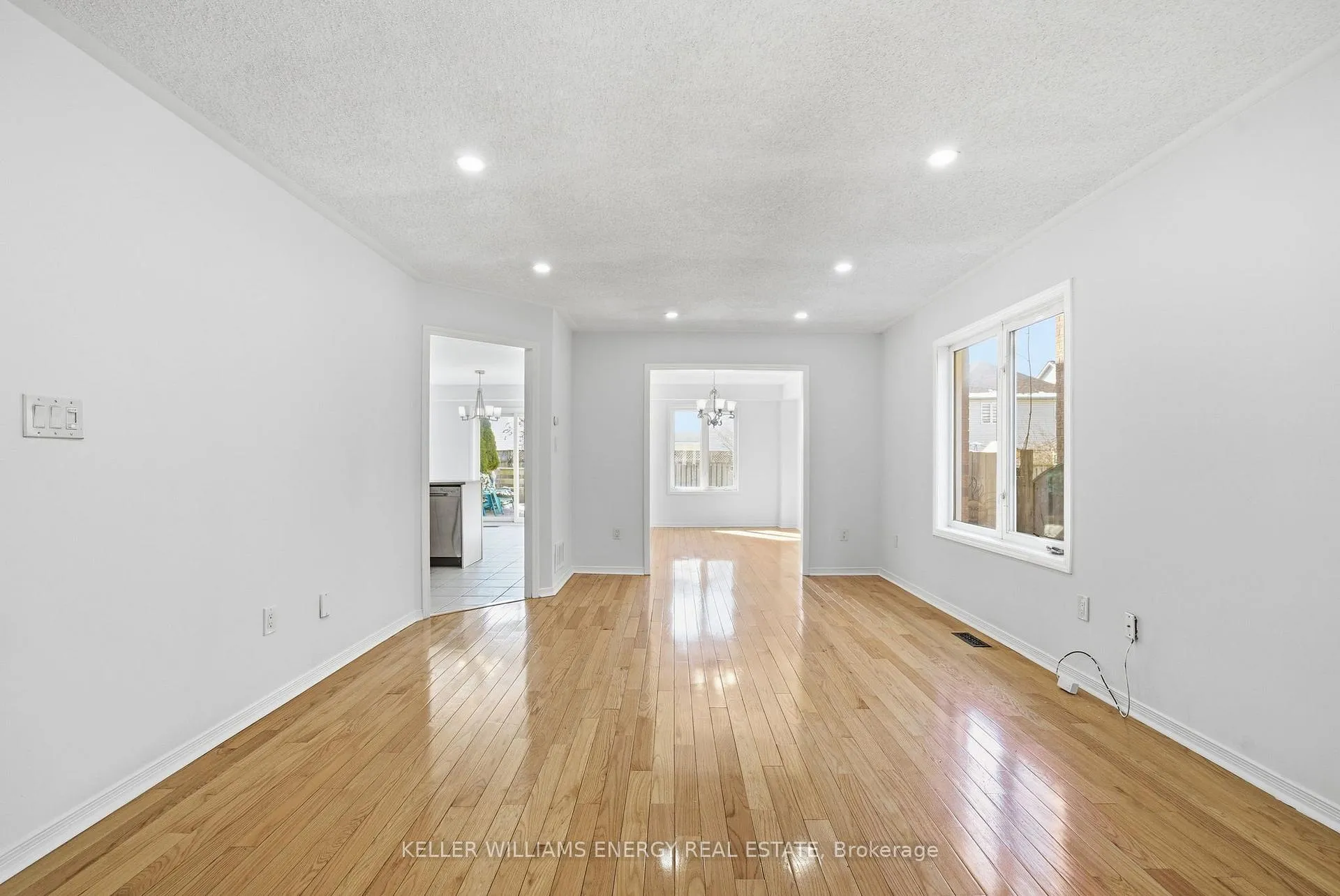 Photo 14 of 158 Madden Place, Clarington, Bowmanville — HOMEH