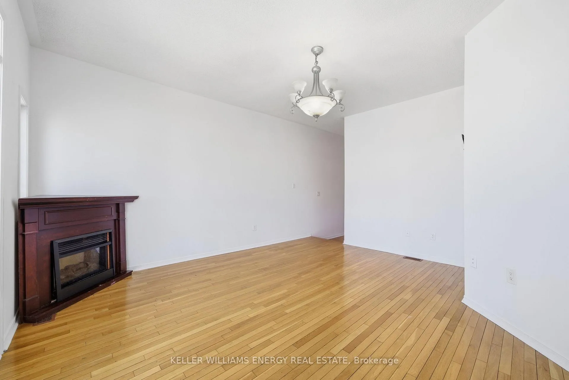 Photo 20 of 158 Madden Place, Clarington, Bowmanville — HOMEH