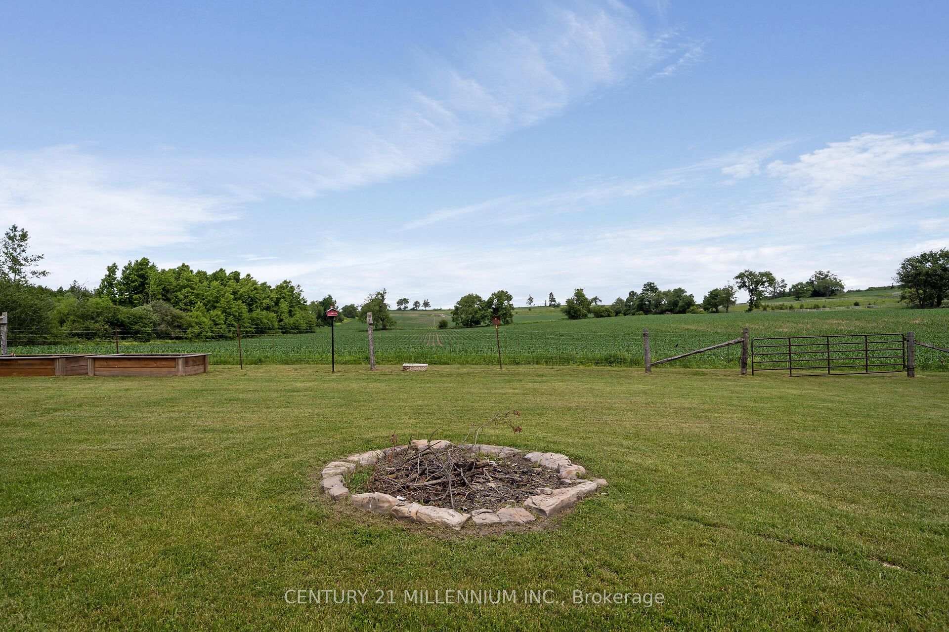 Photo 39 of 5653 Eighth Line, Erin, Rural Erin — HOMEH